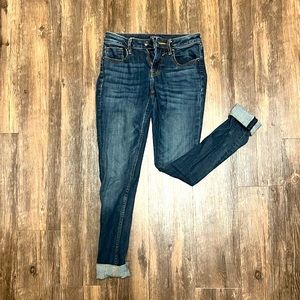 Vigoss dark wash skinny jeans. Size 24.